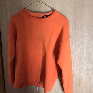 Orange little sweat shirt !